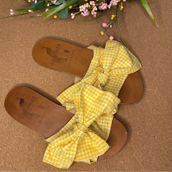Brother Vellies Yellow Sandals with Playful Bow - Picture 8 of 8